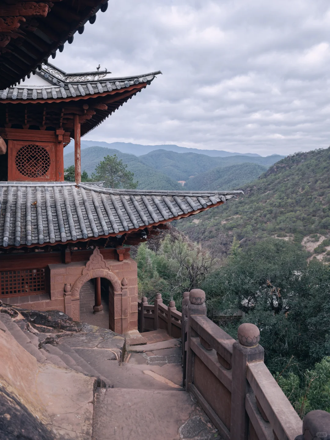 反向旅游太爽了，云南被严重低估的千年石窟