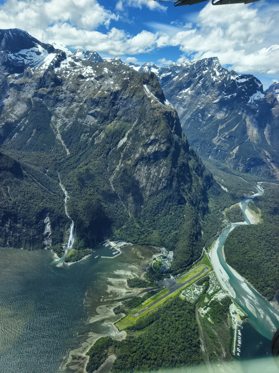 米尔福德峡湾出行之选择飞机值回票价