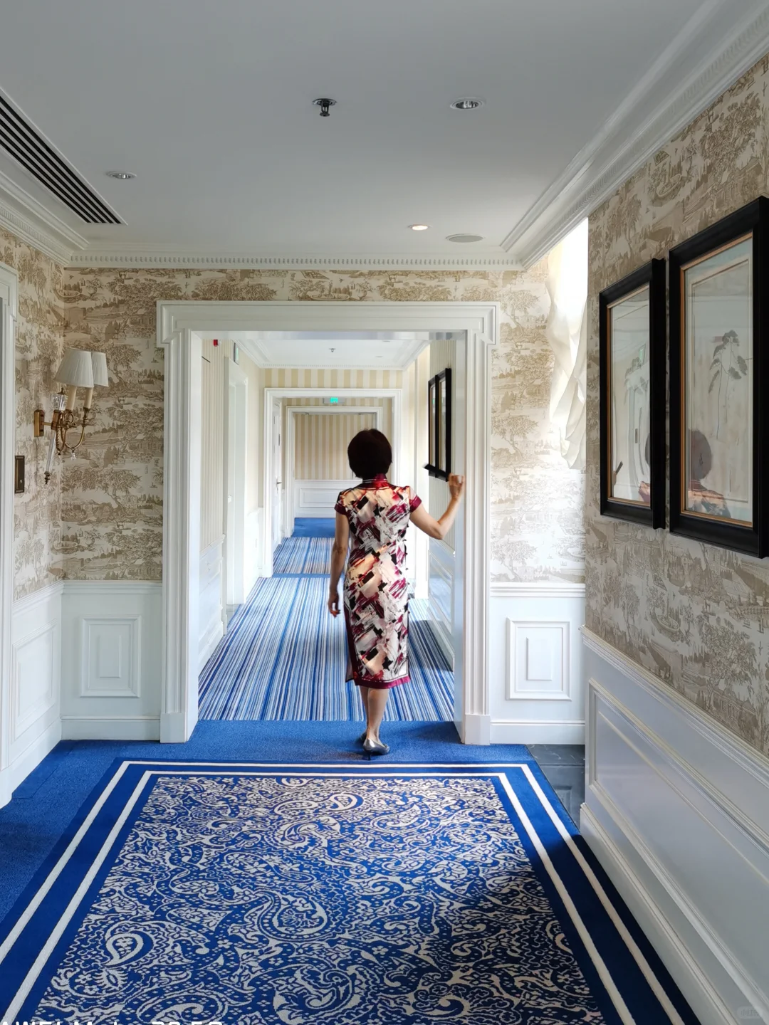 去了欧洲跟到了天津似的