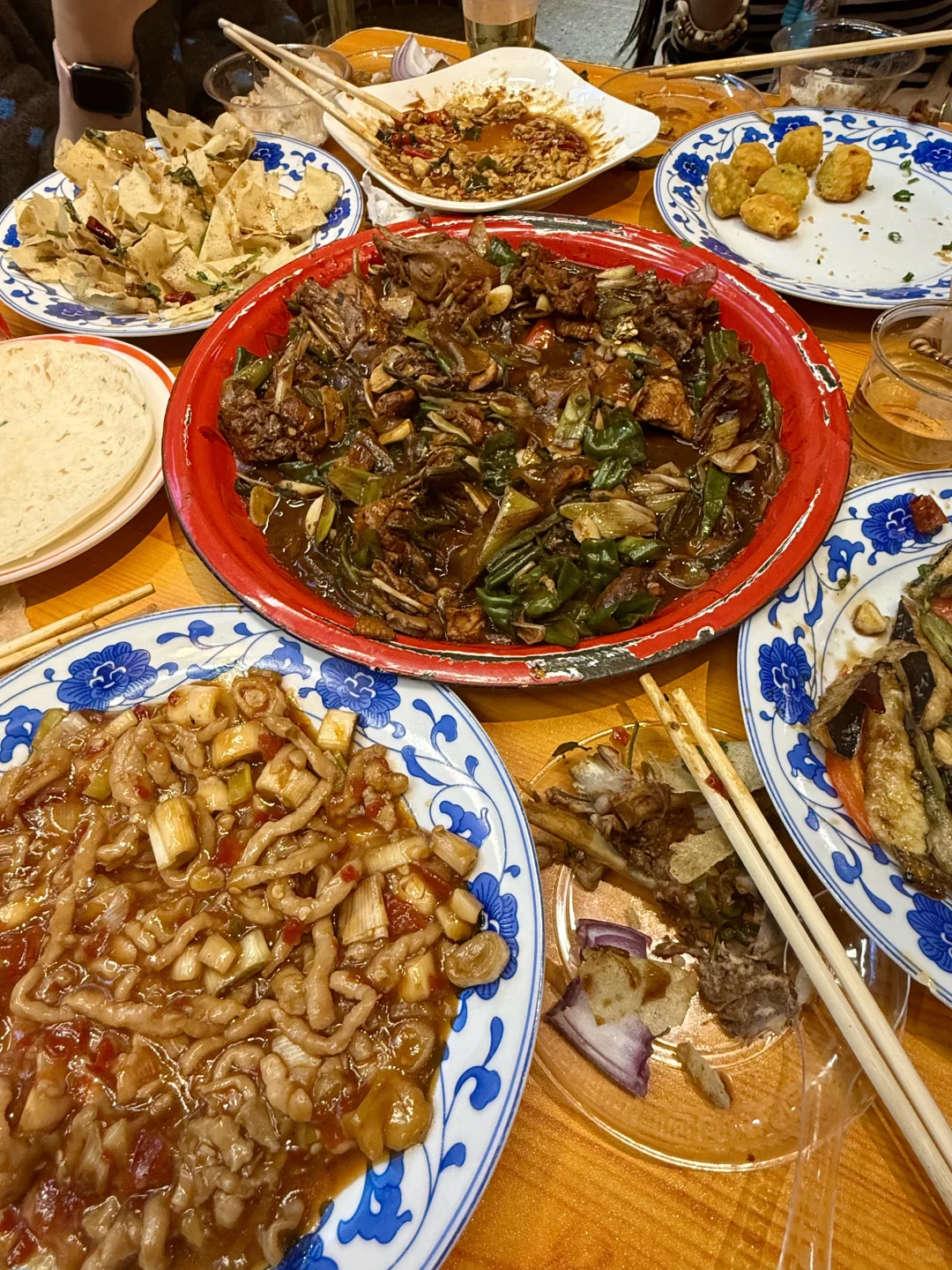 个人认为来济南，逛完趵突泉一定要来炒鸡店！