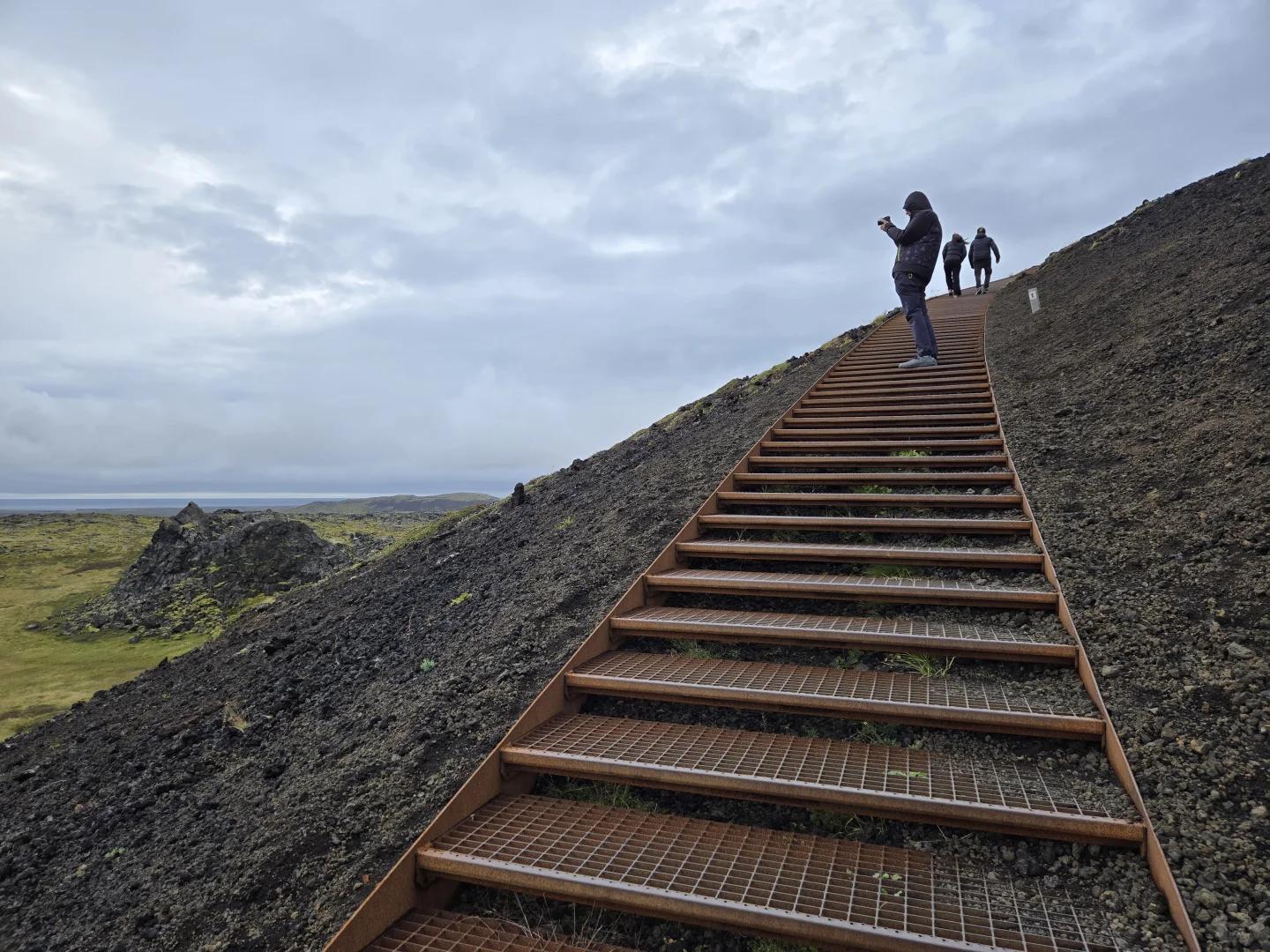 冰島｜斯奈山半島｜五分鐘徒步到火山口頂