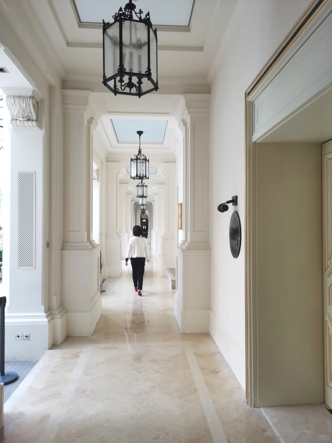 去了欧洲跟到了天津似的