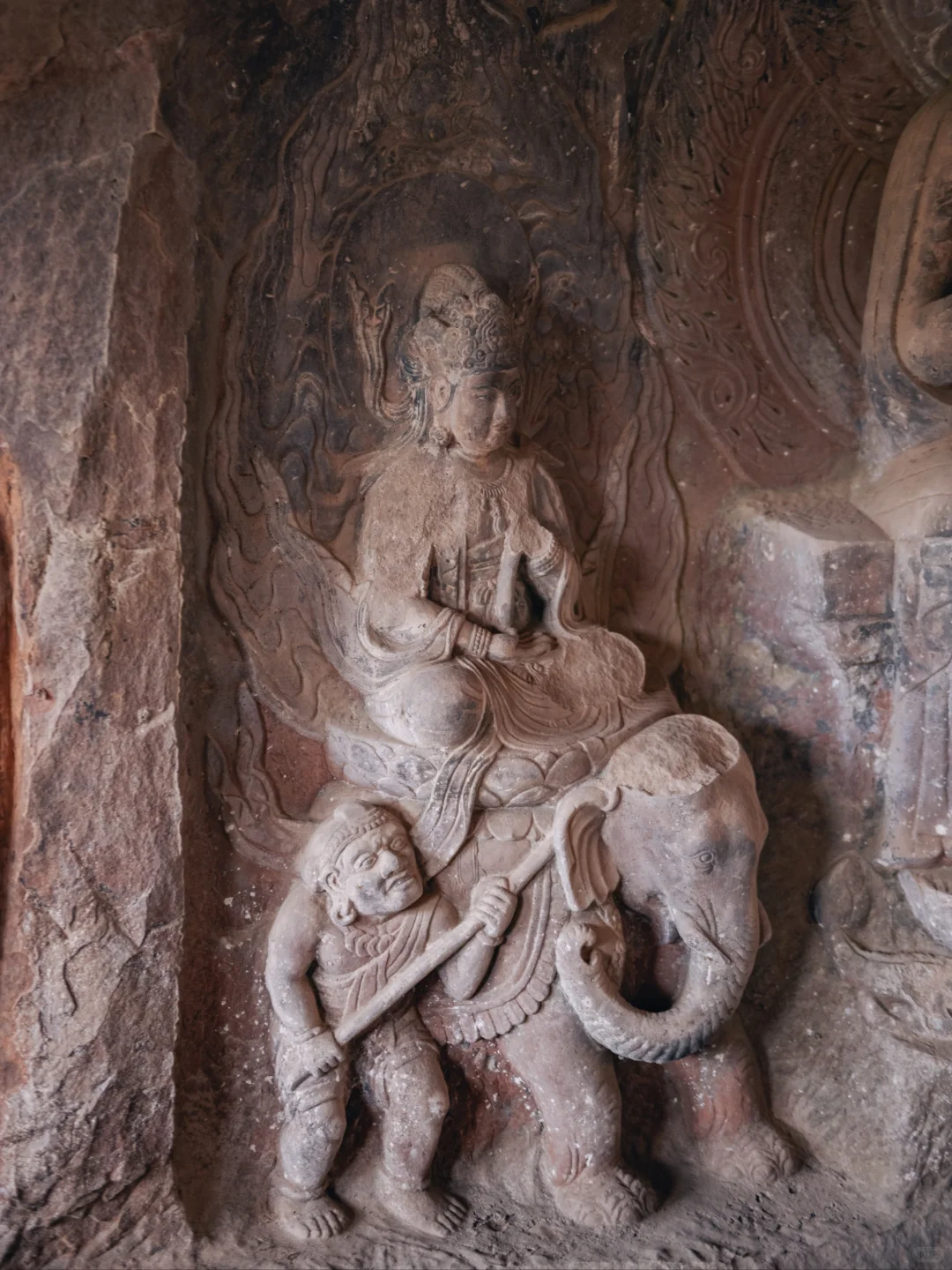 反向旅游太爽了，云南被严重低估的千年石窟