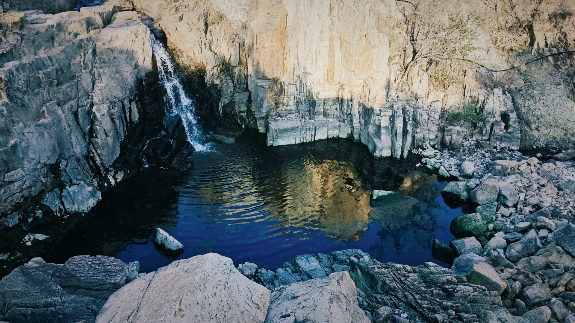 秋日绝美必去路线，济南小漓江红叶全攻略