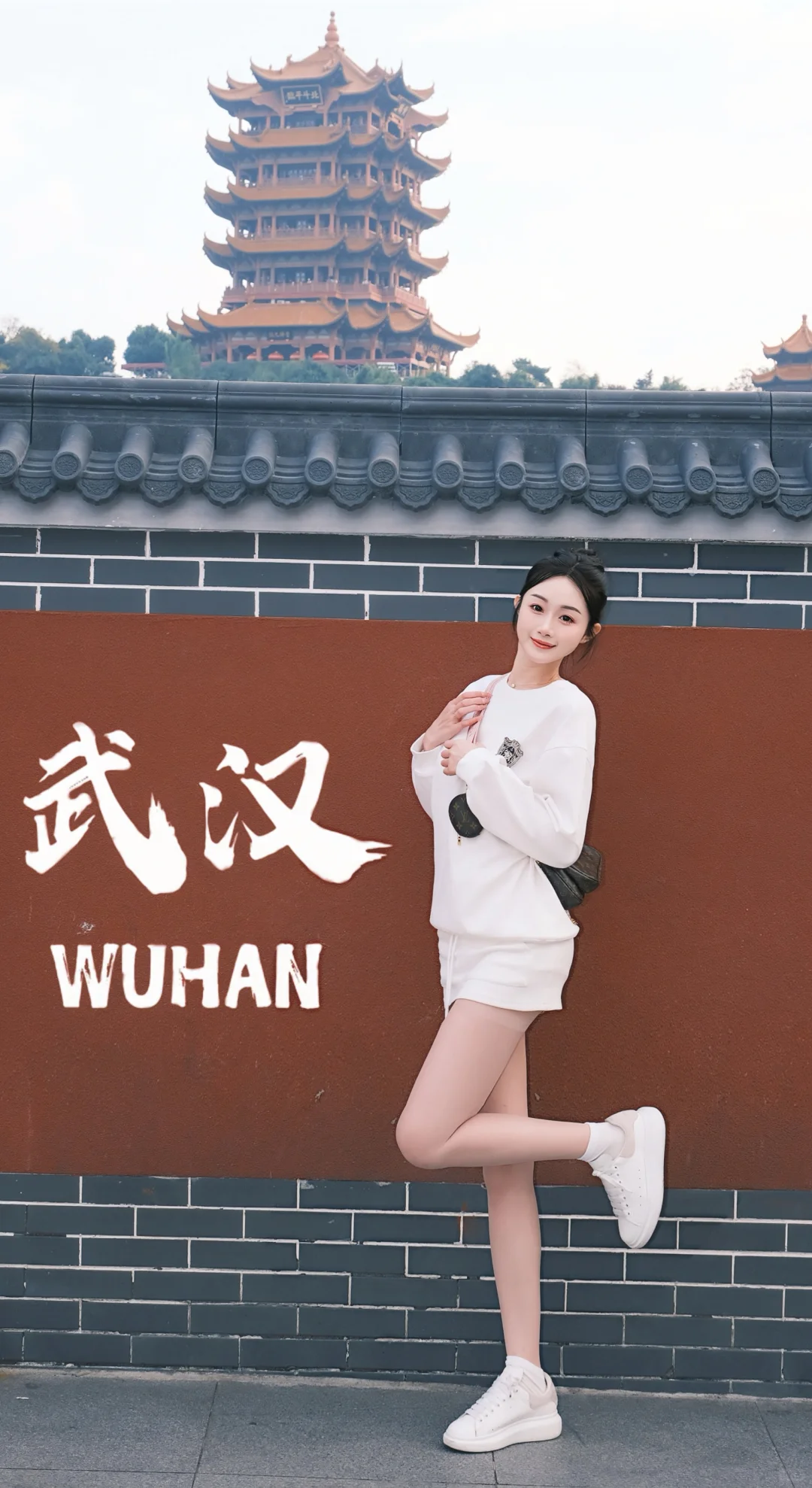 武汉•黄鹤楼墙🧱打卡10r一张你们说值得吗