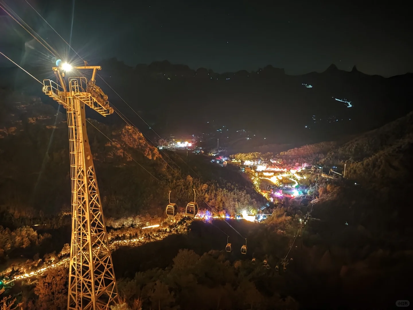 一人夜爬古武当山！29.9门票含电瓶车太