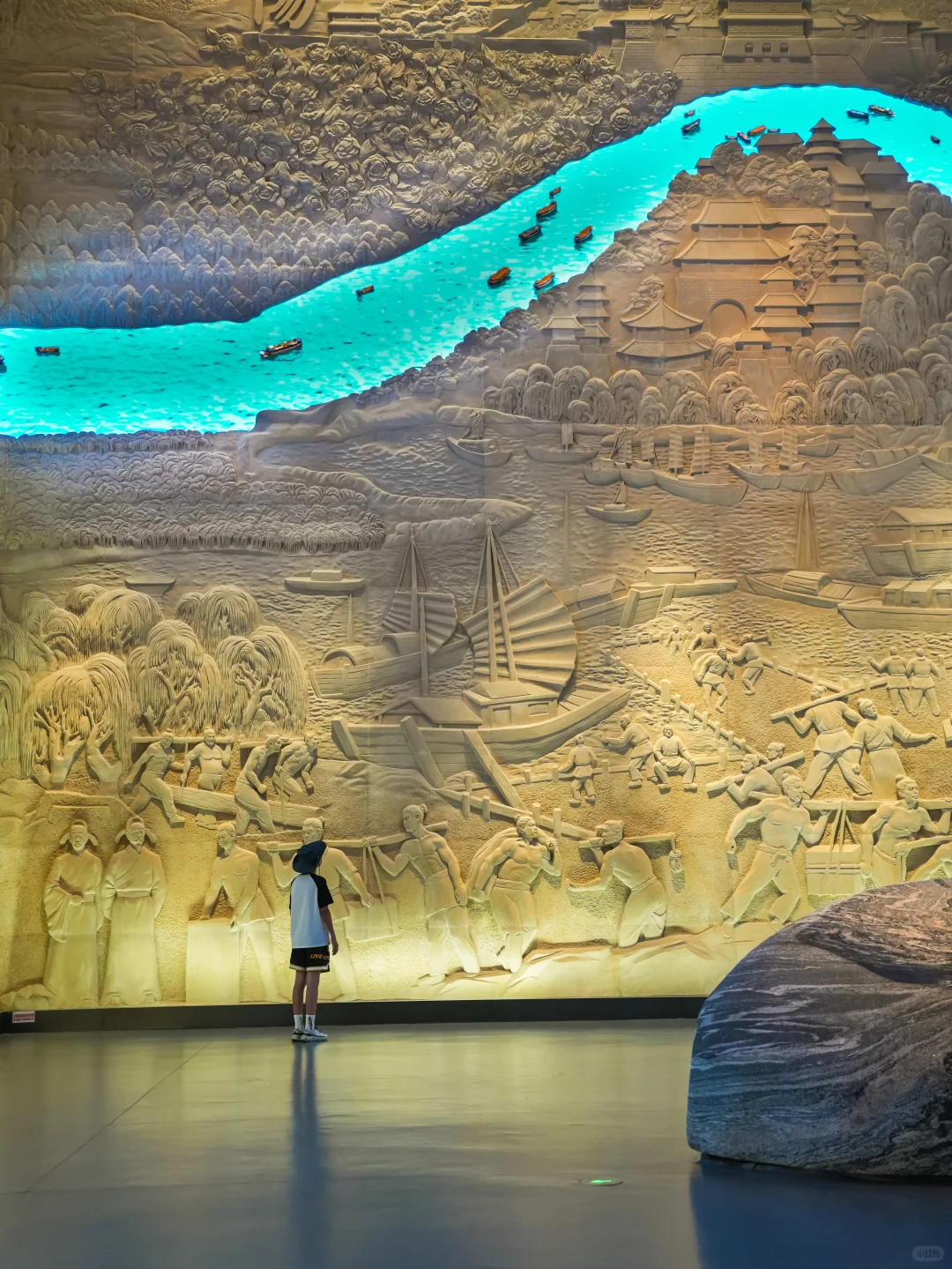 我很少用“震撼”来形容一座城市