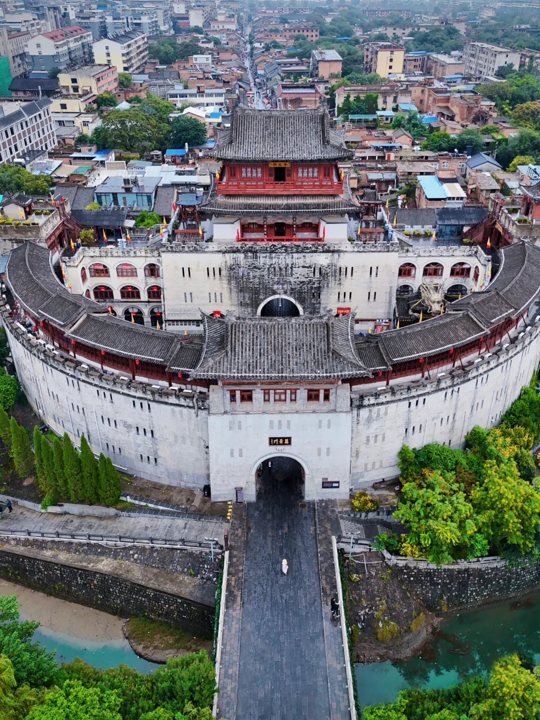 我很少用“震撼”来形容一座城市