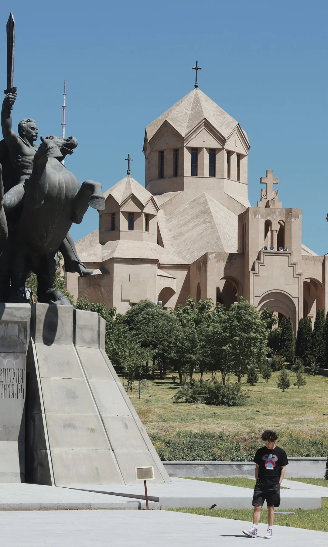 比新疆人少，比欧洲便宜，3k畅玩这两个免签国