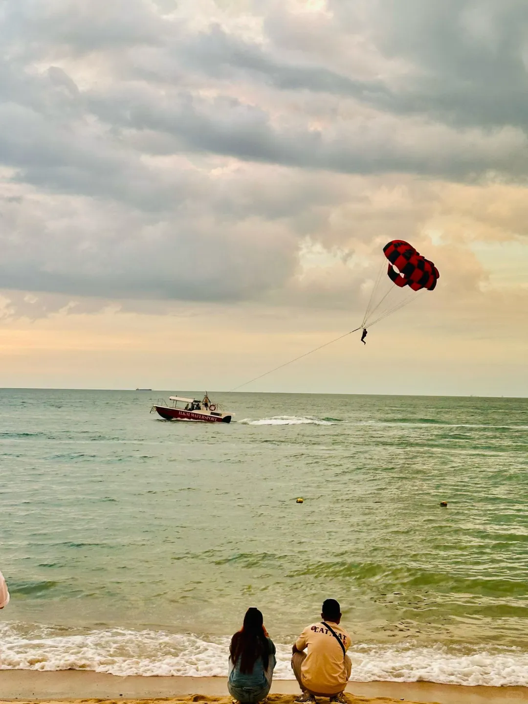 去玩降落伞啦🪂