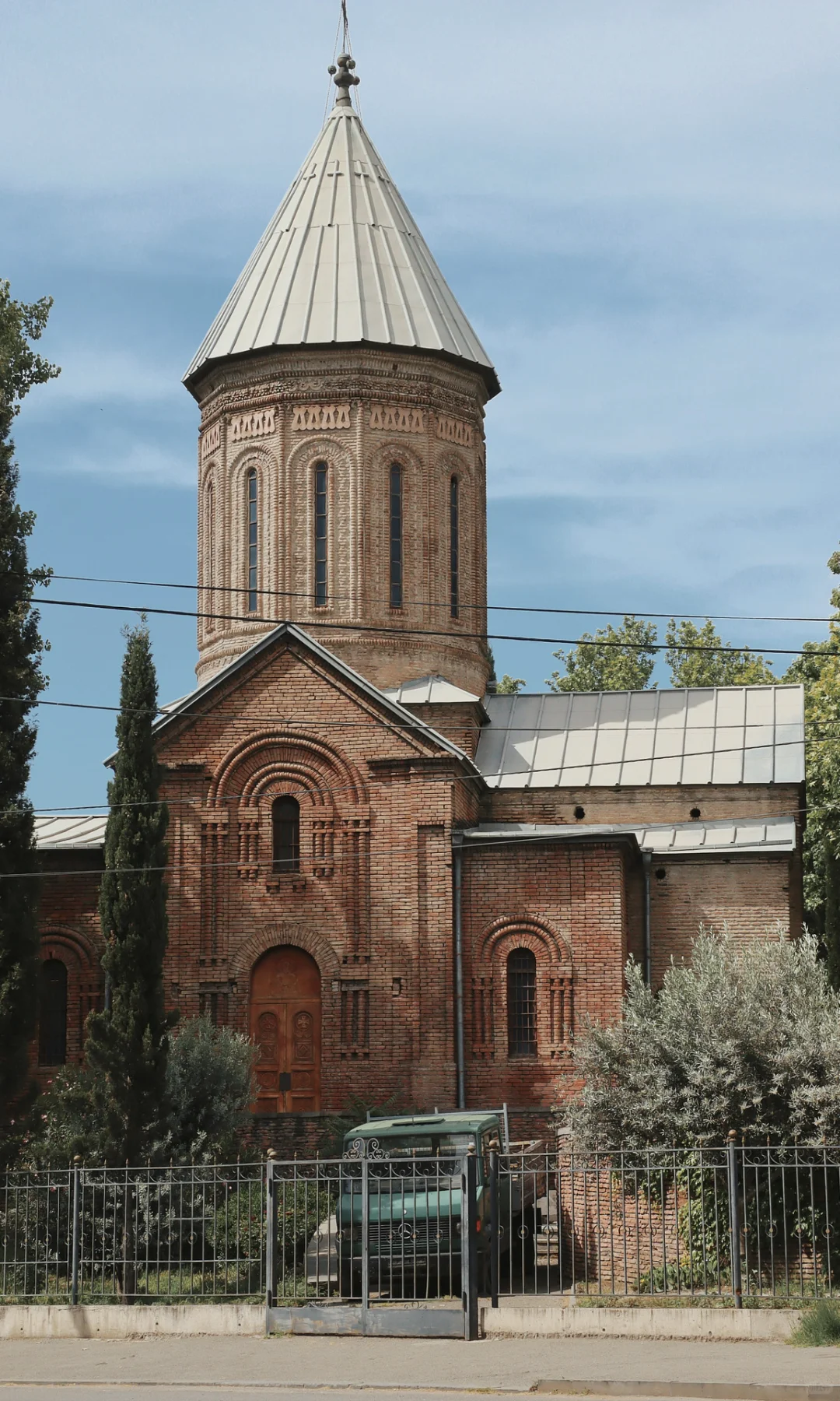 比新疆人少，比欧洲便宜，3k畅玩这两个免签国