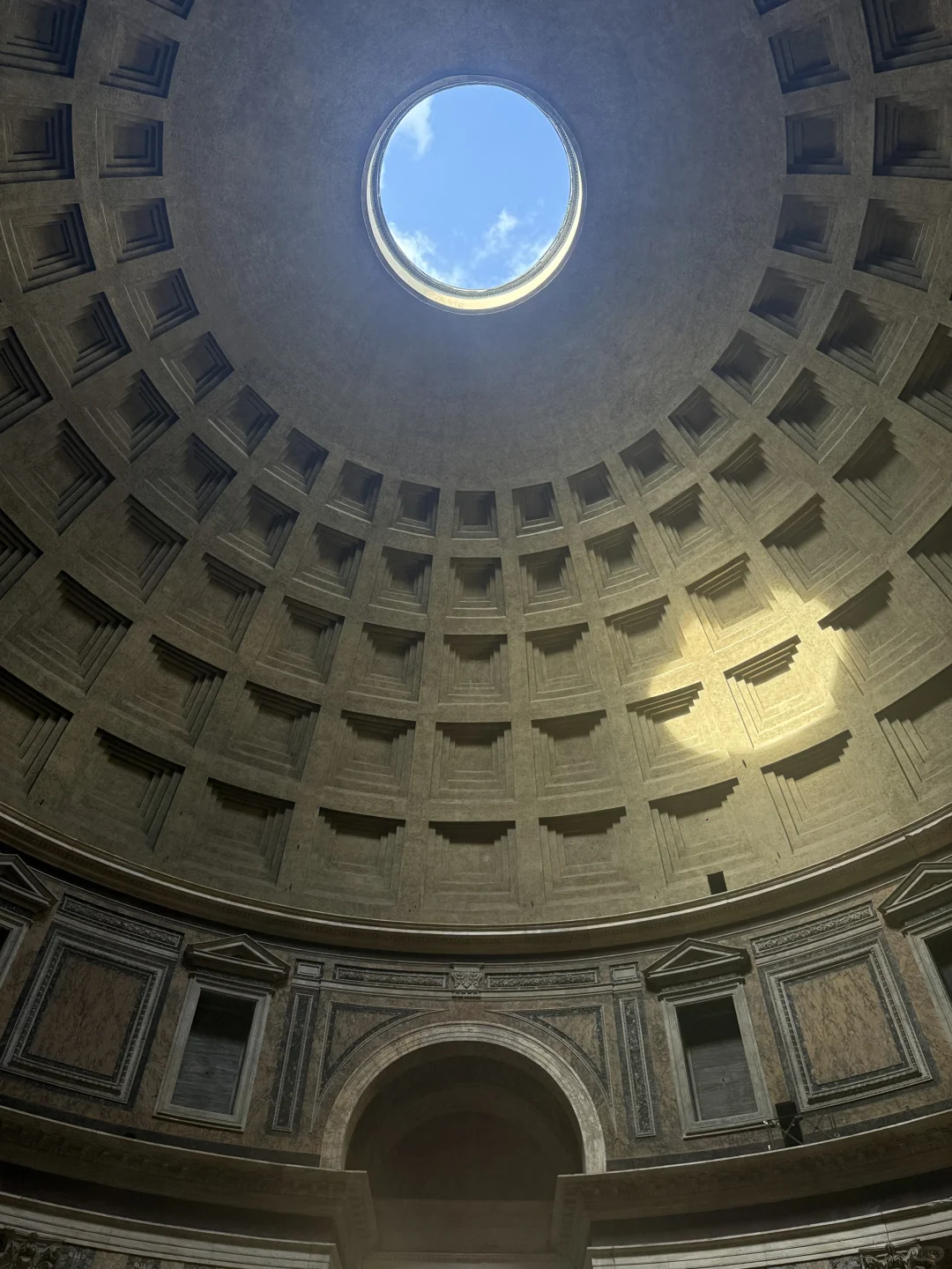 23岁女生‘欧洲八国30天solotrip｜一篇讲明白