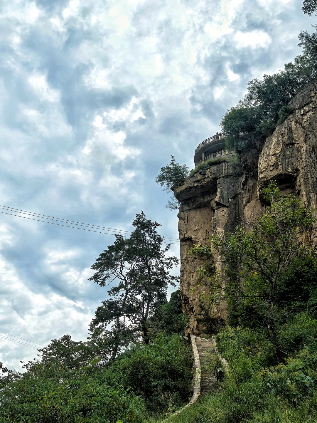 邯郸周边游：悬崖上的山村平顺虹霓村