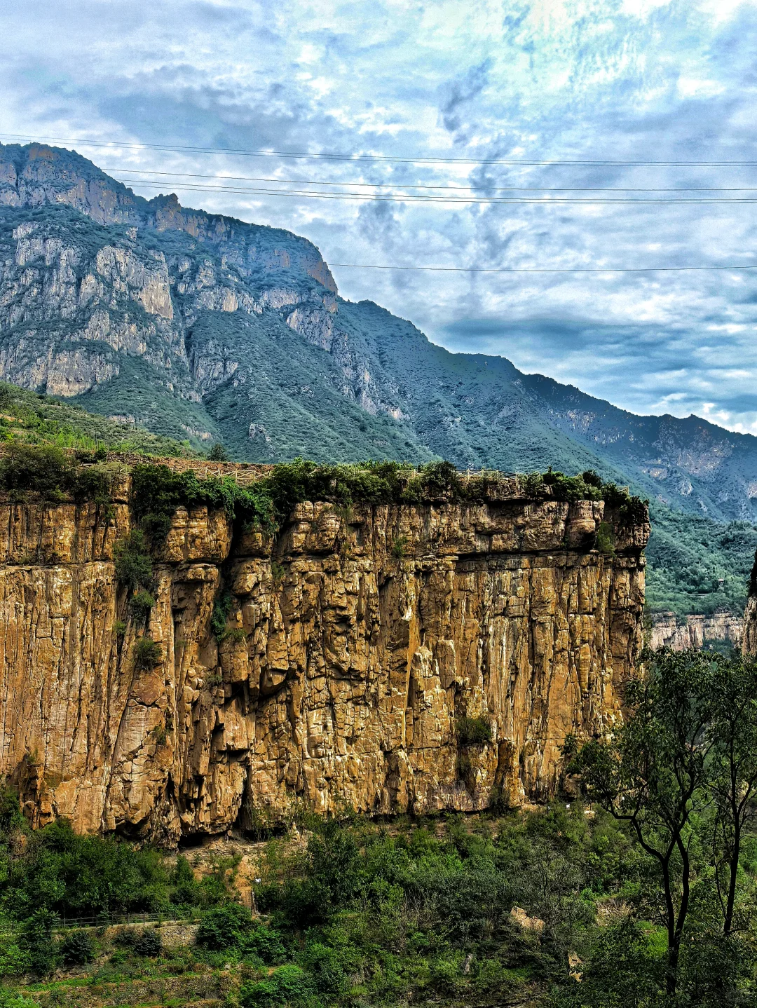 邯郸周边游：悬崖上的山村平顺虹霓村