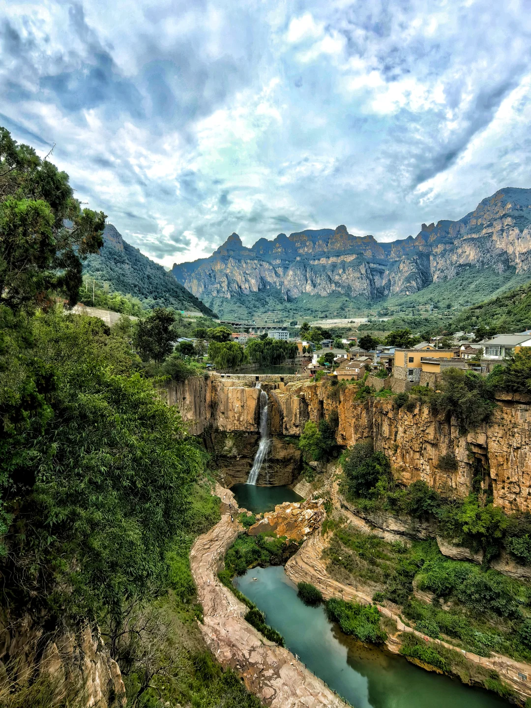 邯郸周边游：悬崖上的山村平顺虹霓村