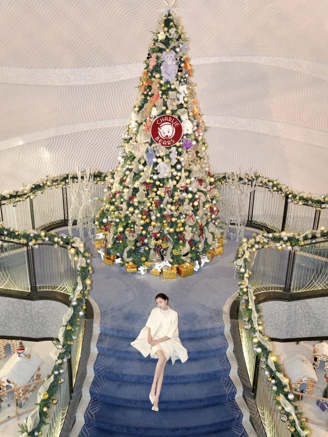 青岛圣诞🎄国内首发！挂满了查理熊的圣诞树