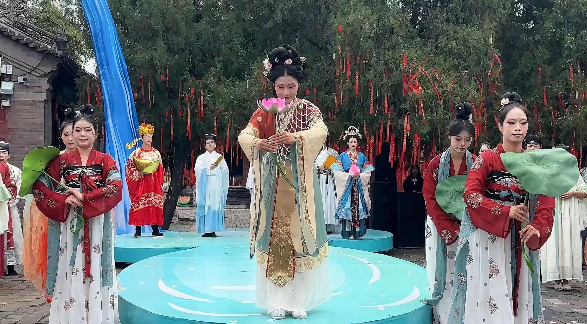 什么情况？黄粱梦吕仙祠里的神仙被“倒追”