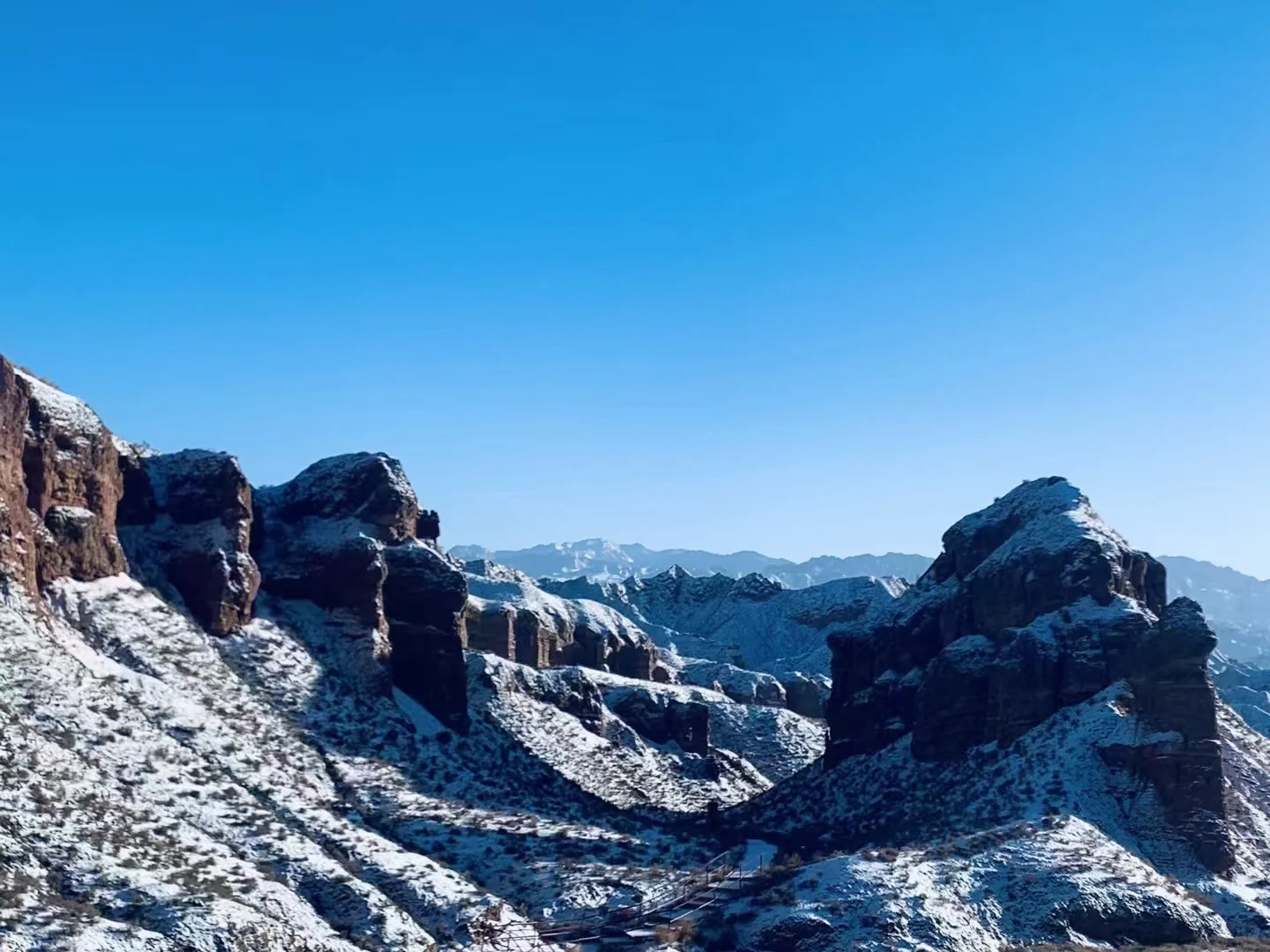 冰沟丹霞|初雪*暖阳