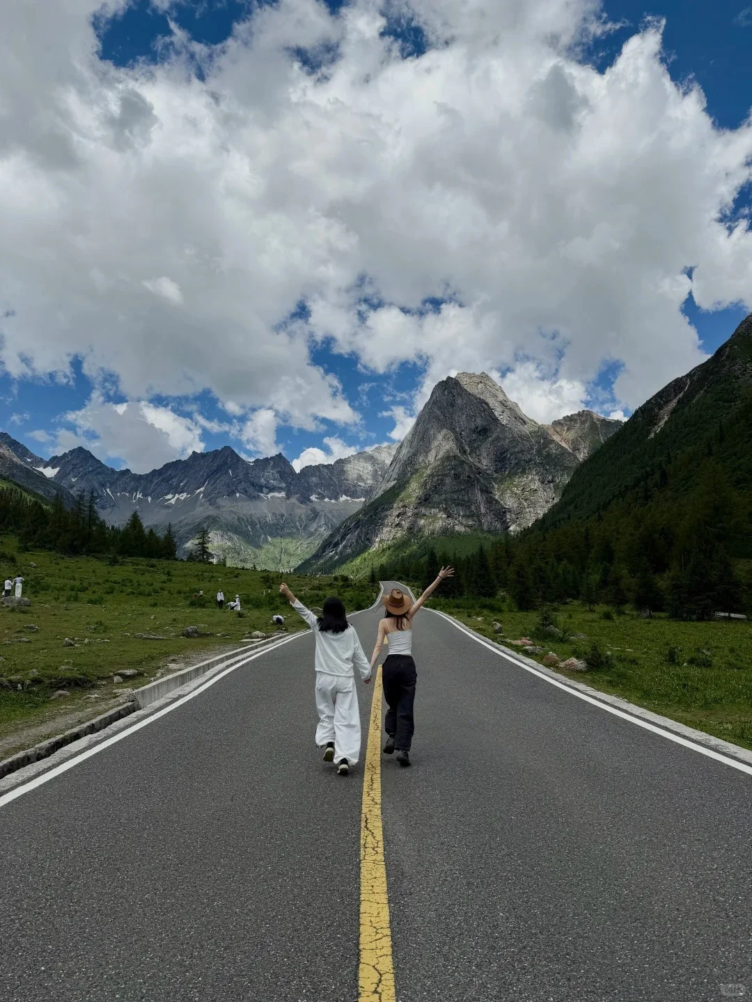 别抢氧气瓶！8月四姑娘山保命攻略”