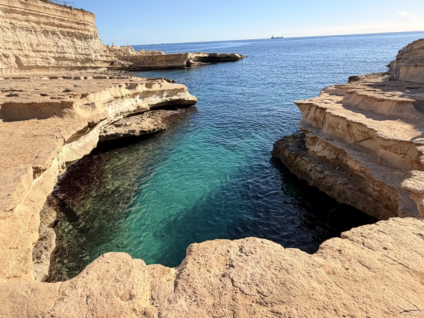 7米崖跳 马耳他最蓝泳池