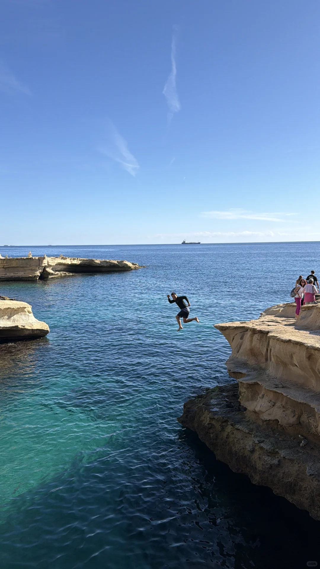 7米崖跳 马耳他最蓝泳池