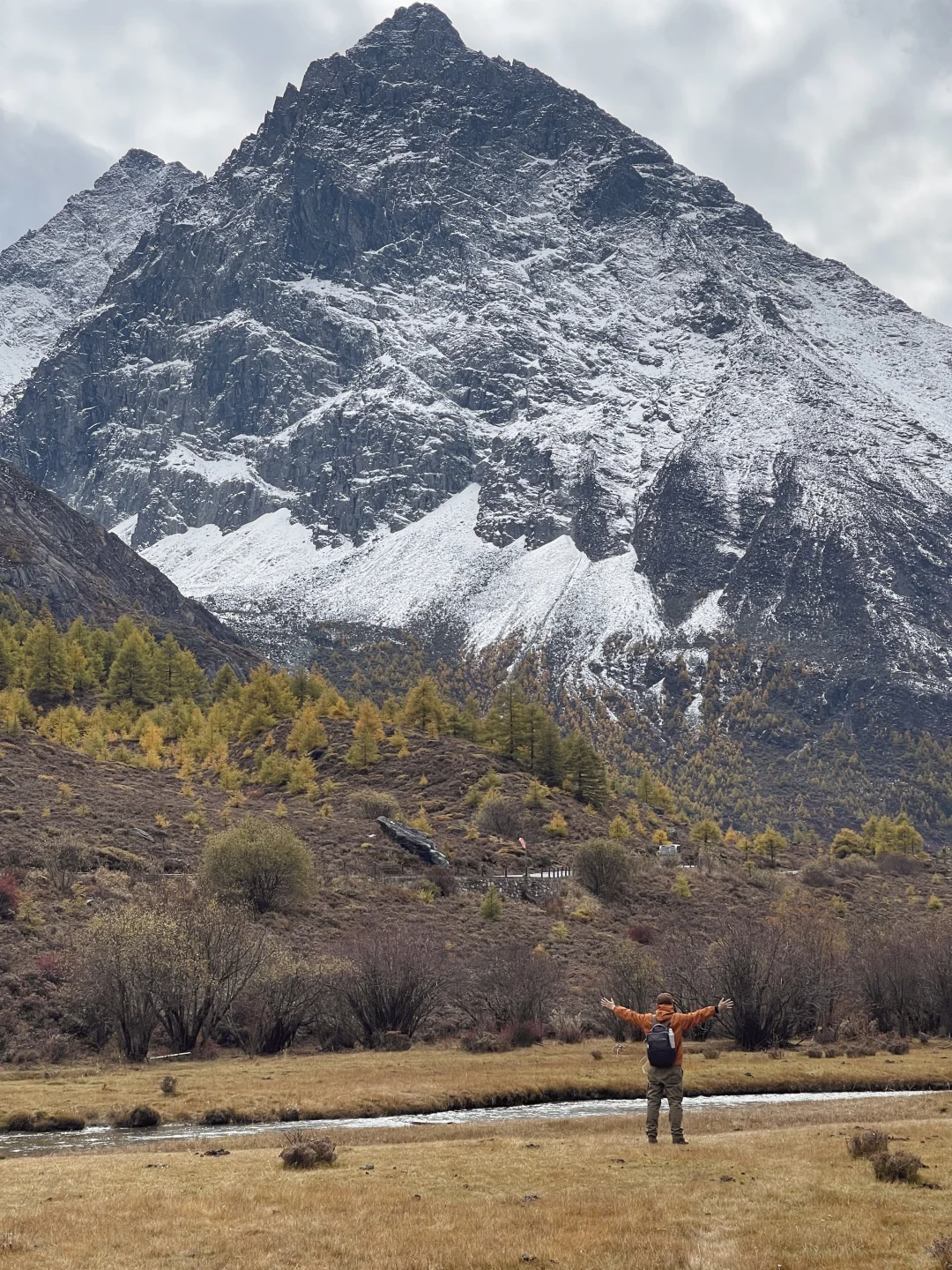 稻城亚丁的秋天，是上帝打翻的调色盘！🏔️