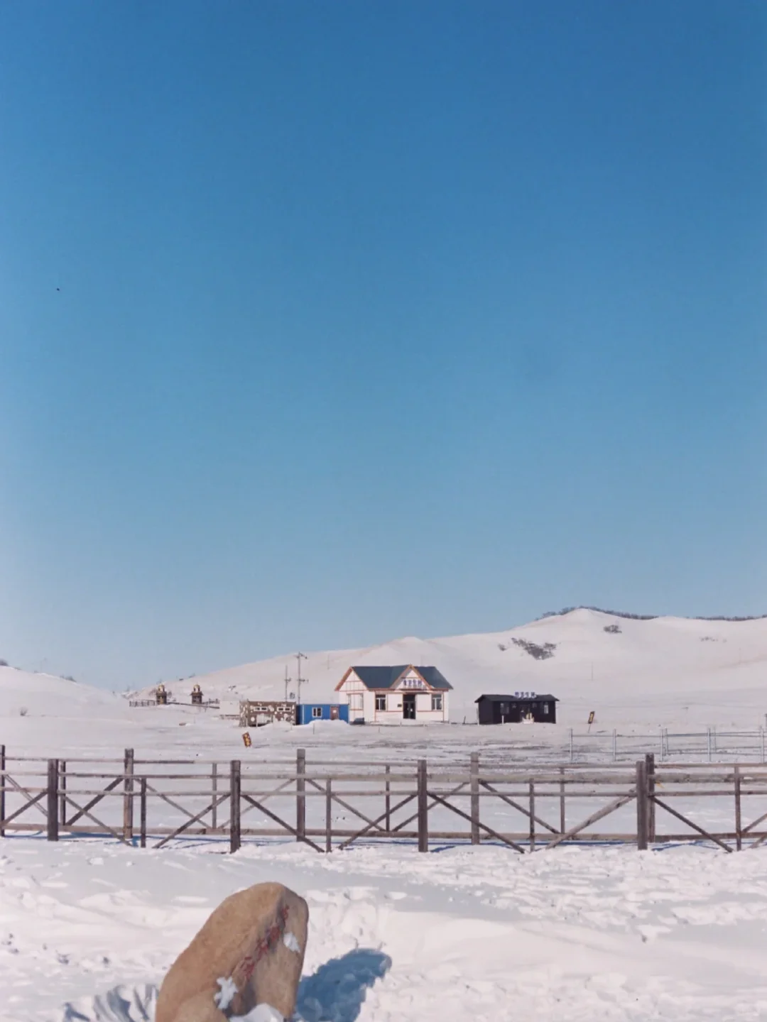 尔滨对不起😭是乌兰布统玩雪太有性价比了