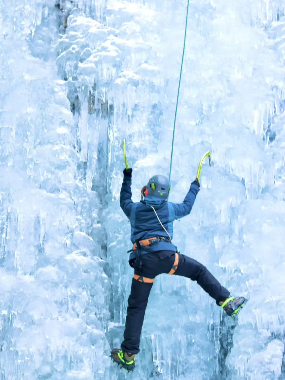 冬天不爬雪山就来攀冰！1天就够，新手狂喜