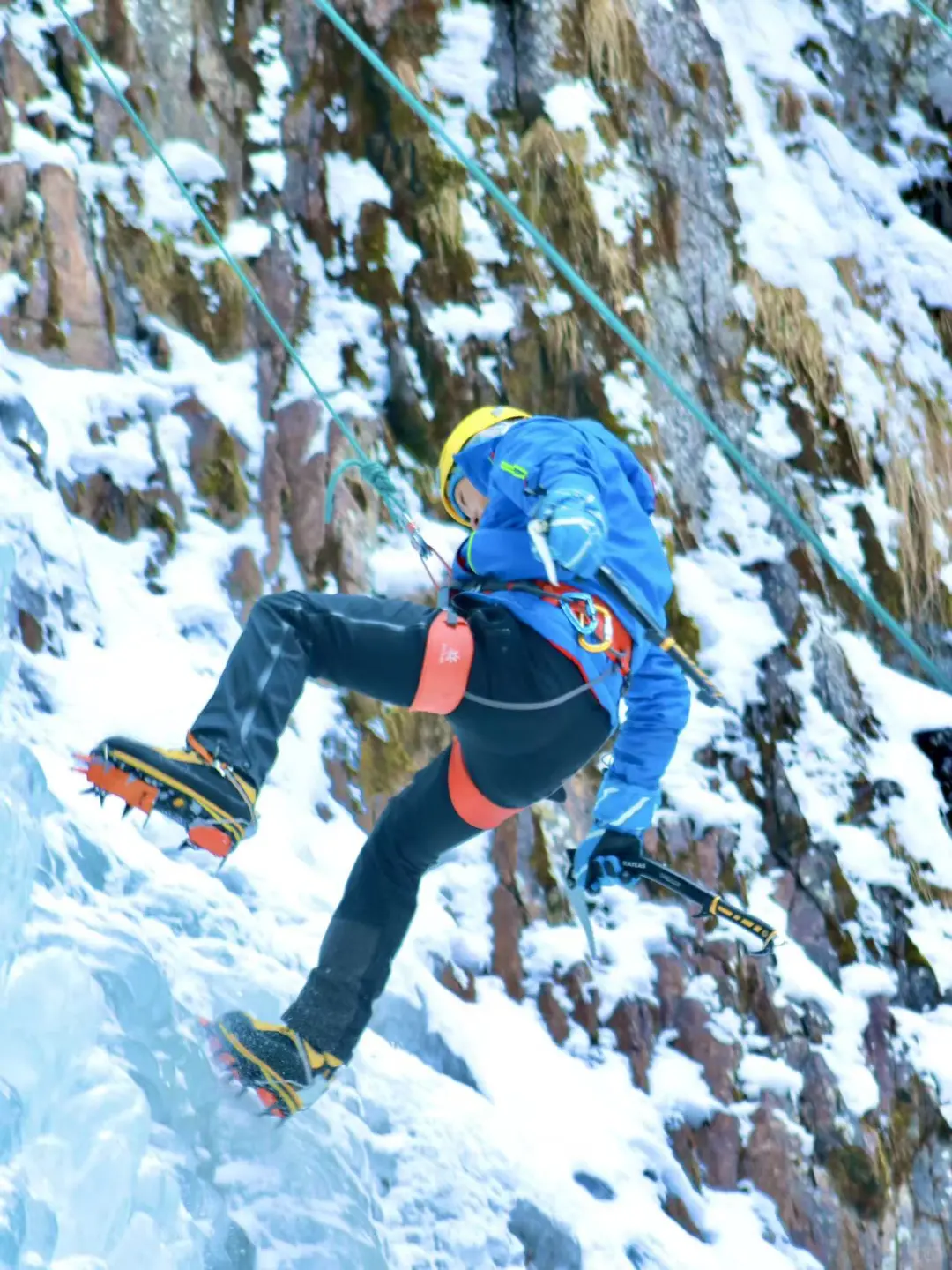 冬天不爬雪山就来攀冰！1天就够，新手狂喜
