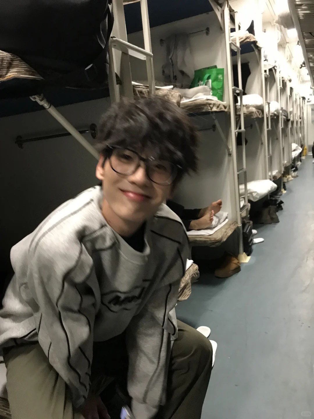 拿到17我就在火车跟朋友这样拍🚂