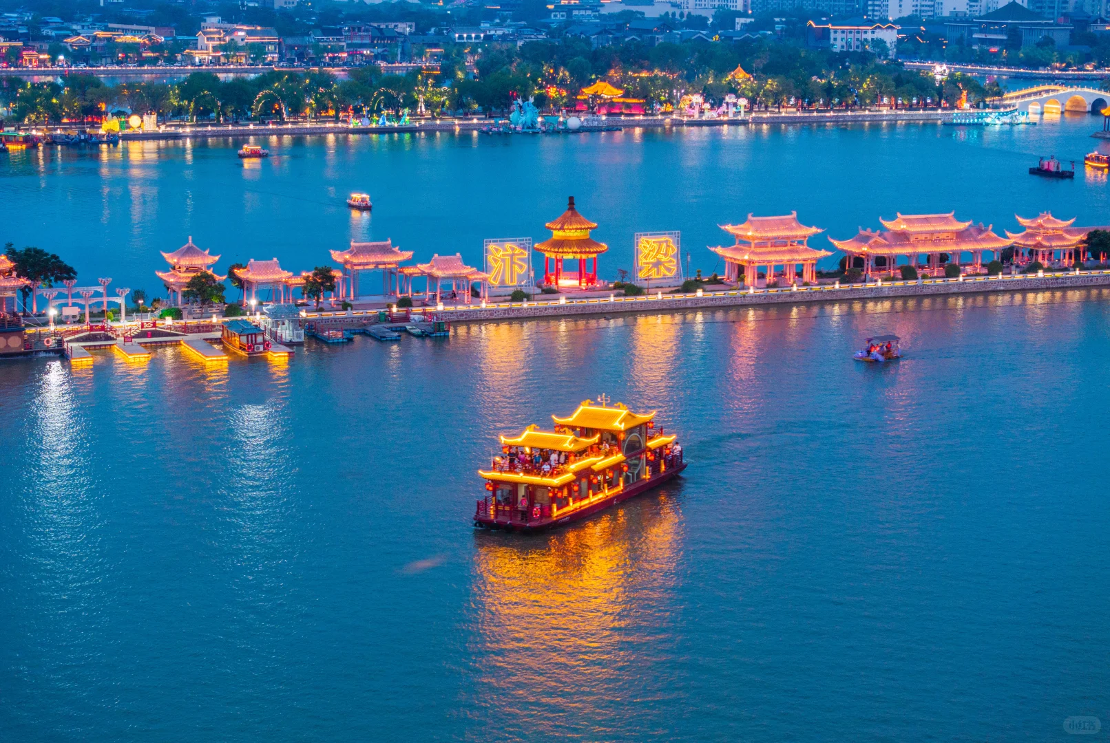 开封这一幕，仿佛真的穿越回了大宋😭