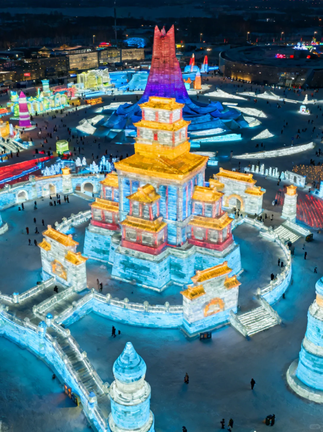 狮子座旅行指南：这三城最能托住你的高光