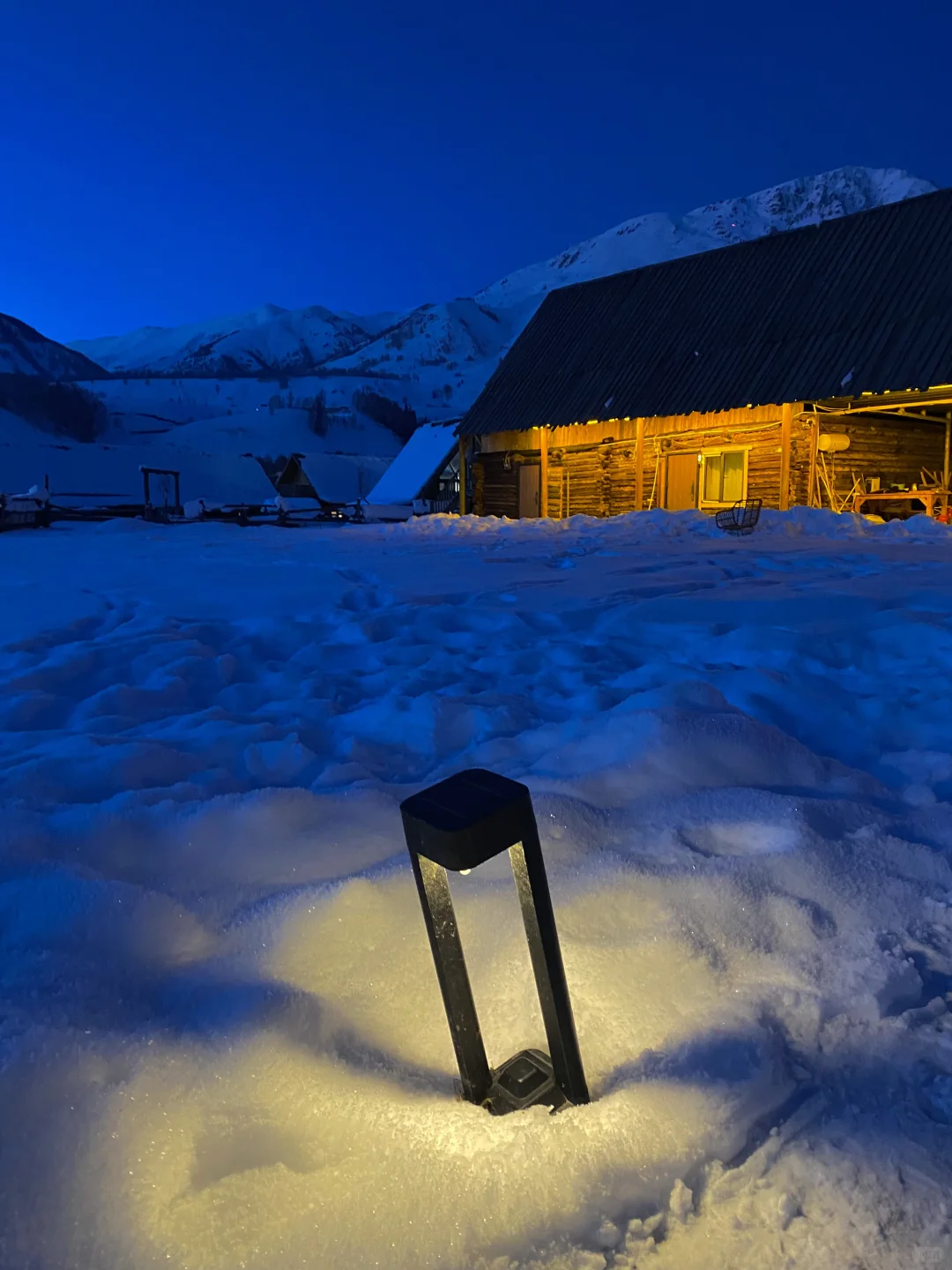 用live图打开蓝调时刻的阿勒泰
