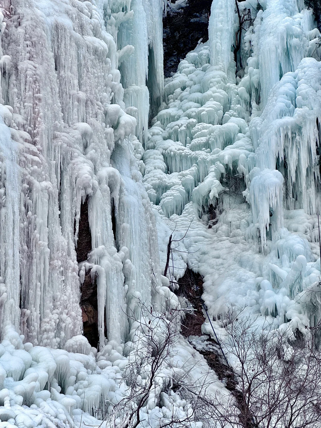 不是冰岛，是济南莱芜红崖村冰瀑布💙🩵🤍❄️