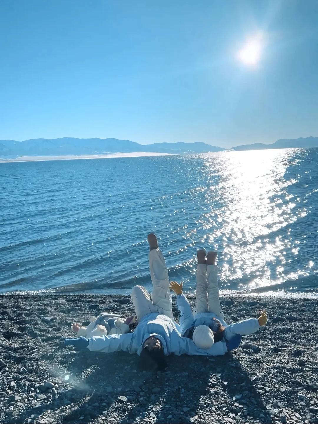 带娃玩冰雪别卷喀纳斯了!伊犁暖5℃人还少