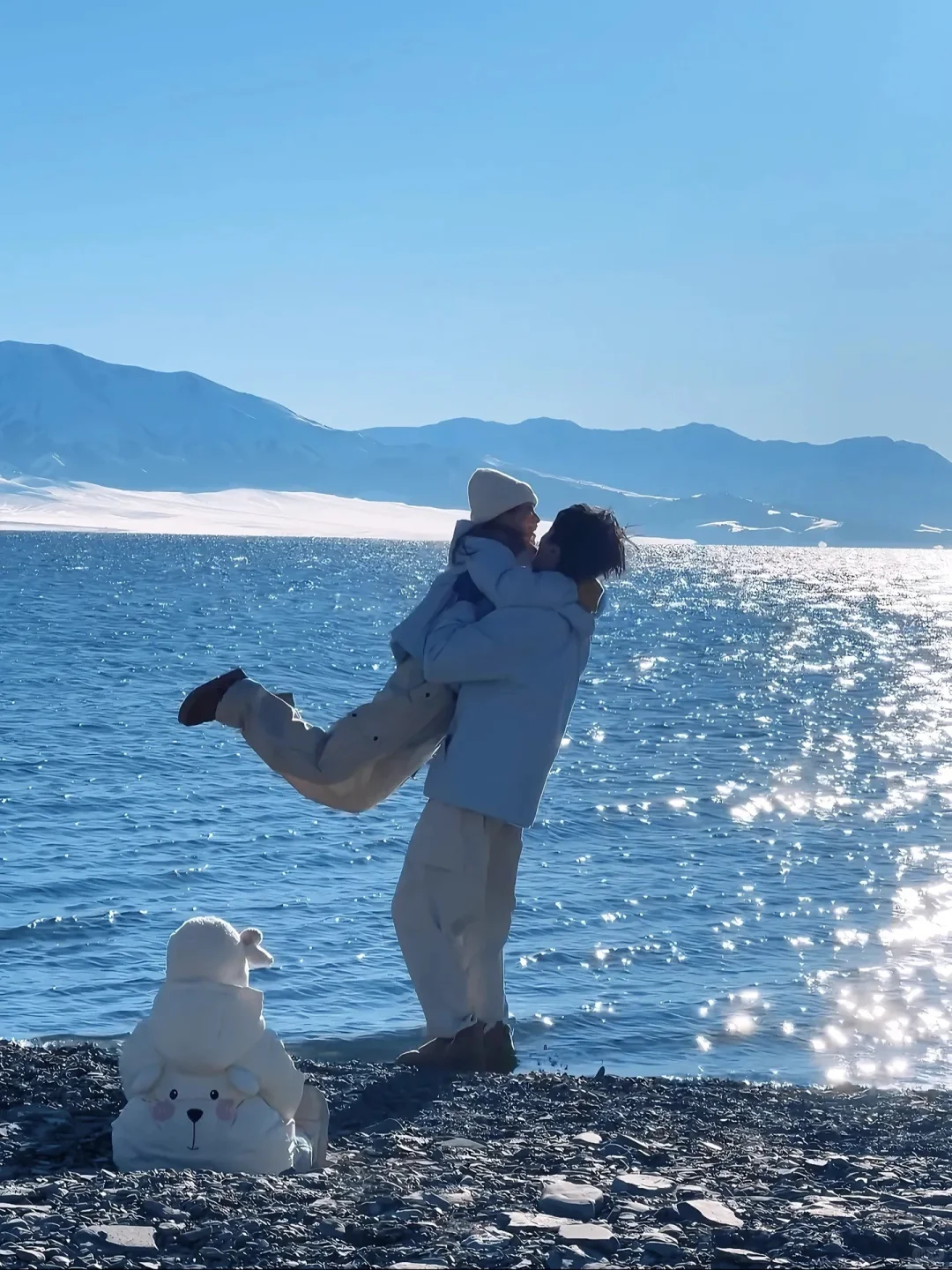 带娃玩冰雪别卷喀纳斯了!伊犁暖5℃人还少