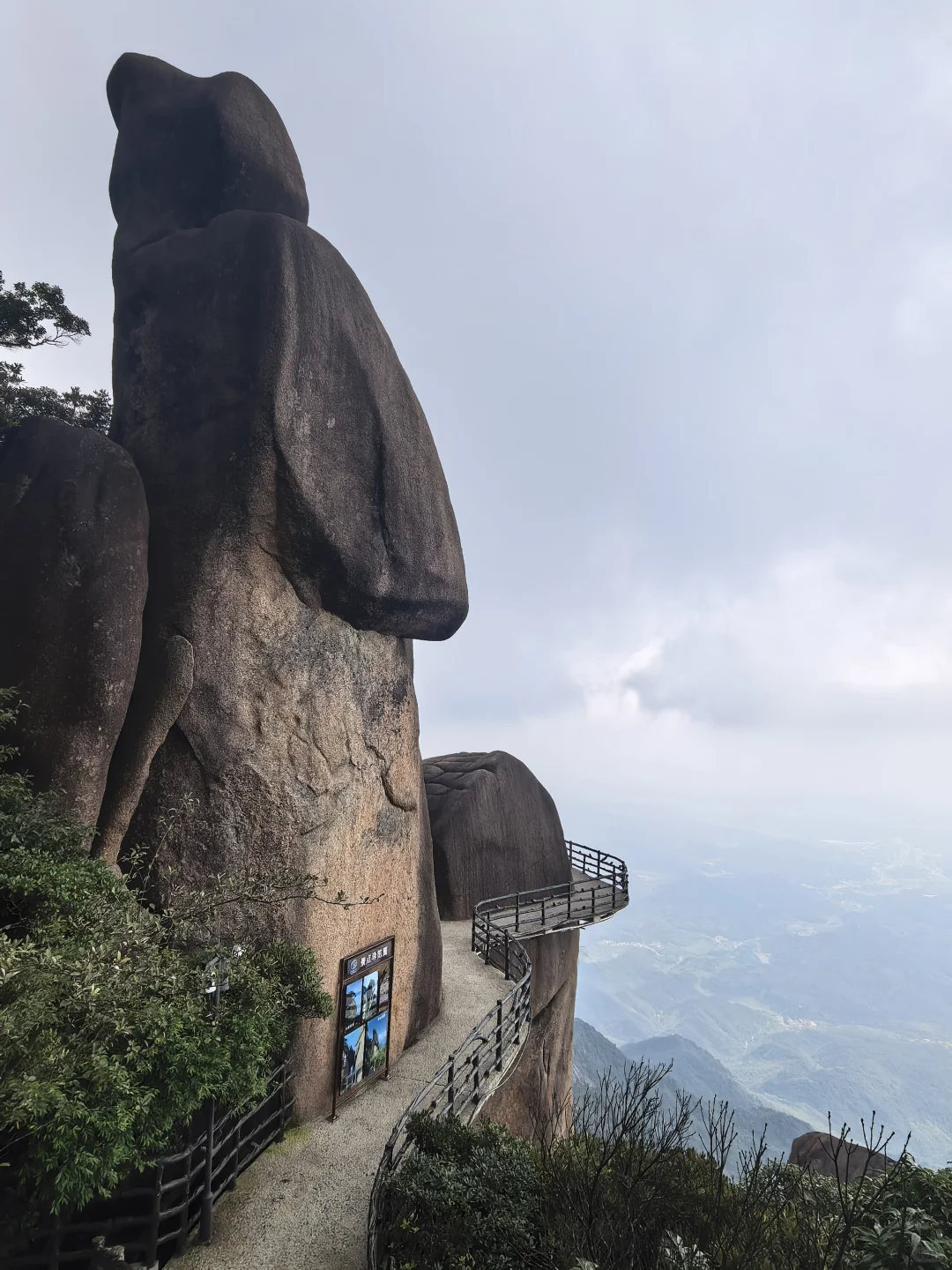 别挤三清山了，上饶灵山才是真·神仙避暑地