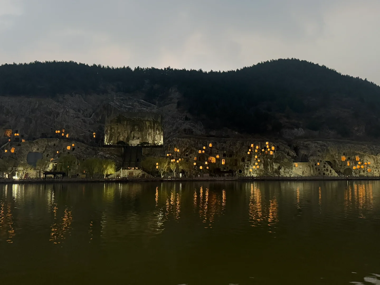 龙门石窟 一窟一世界