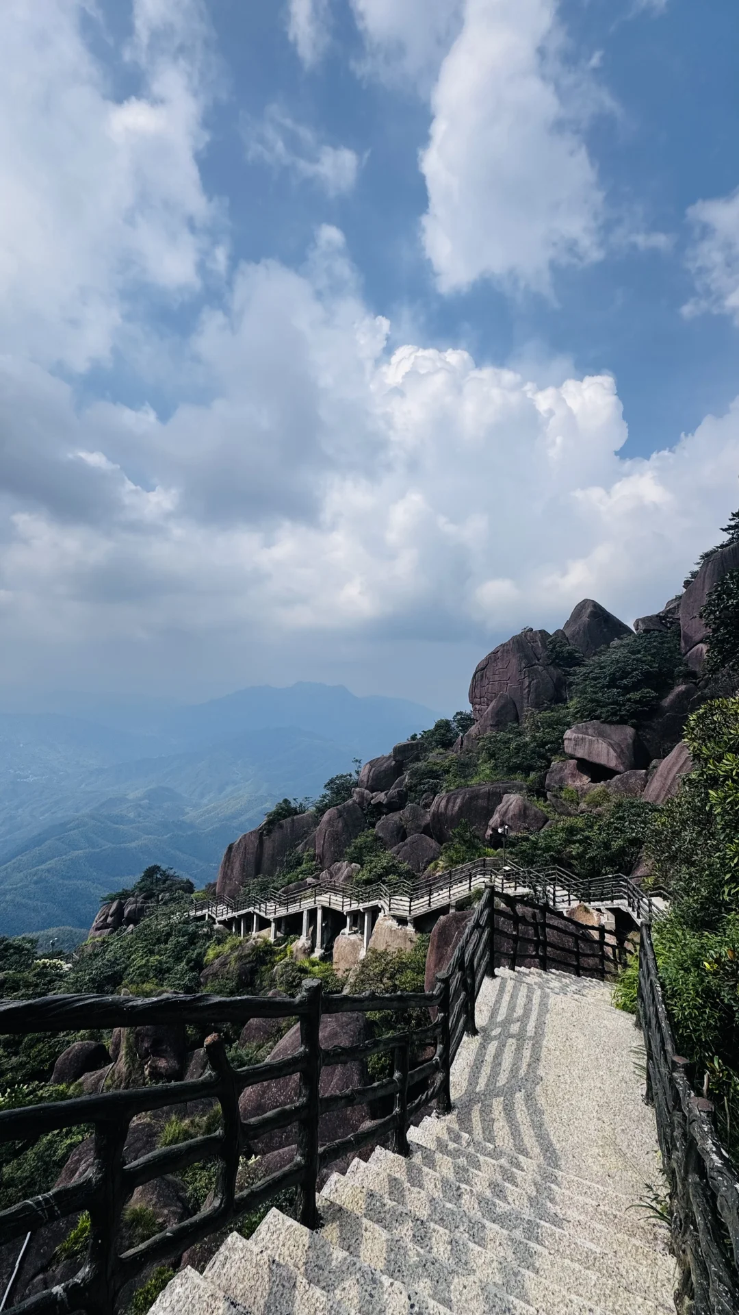 别挤三清山了，上饶灵山才是真·神仙避暑地