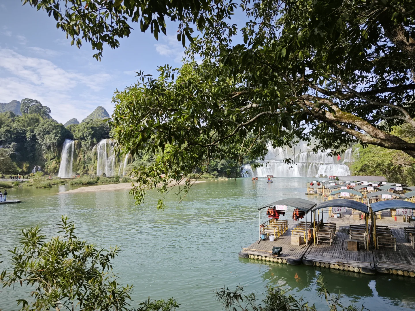 在广西边境，我被山水“没收”了语言