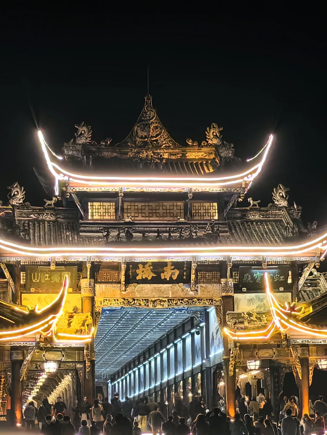 都江堰必打卡!南桥:震后重生的“蓝眼泪”