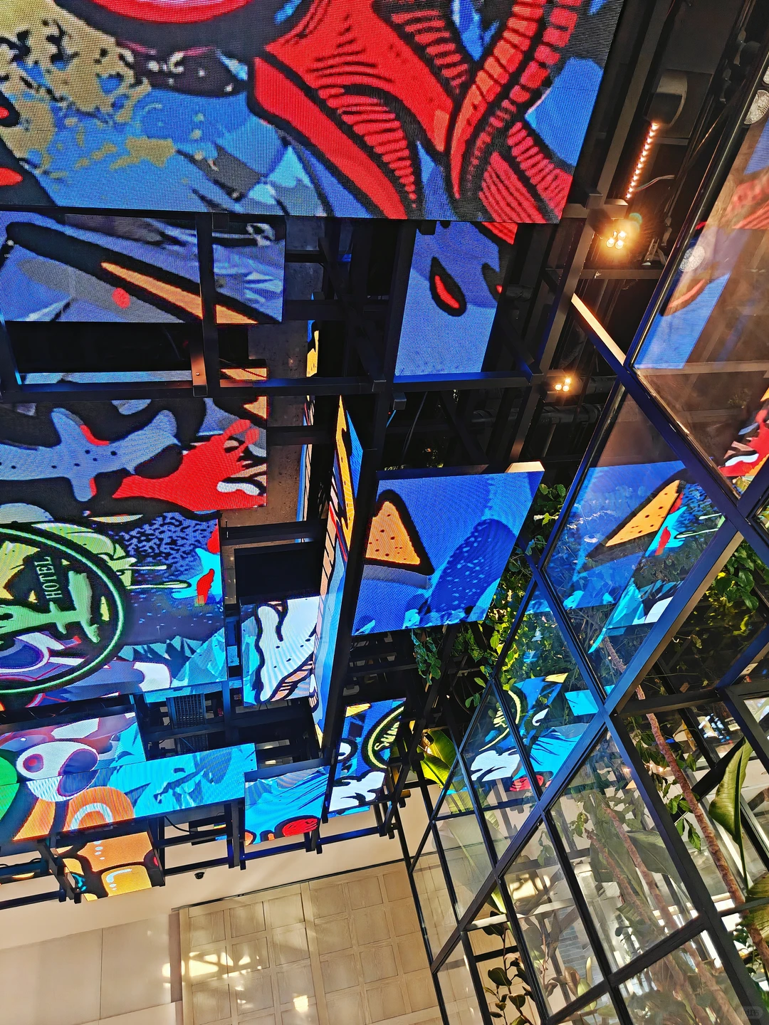 反向旅游｜带娃住进自己城市的酒店