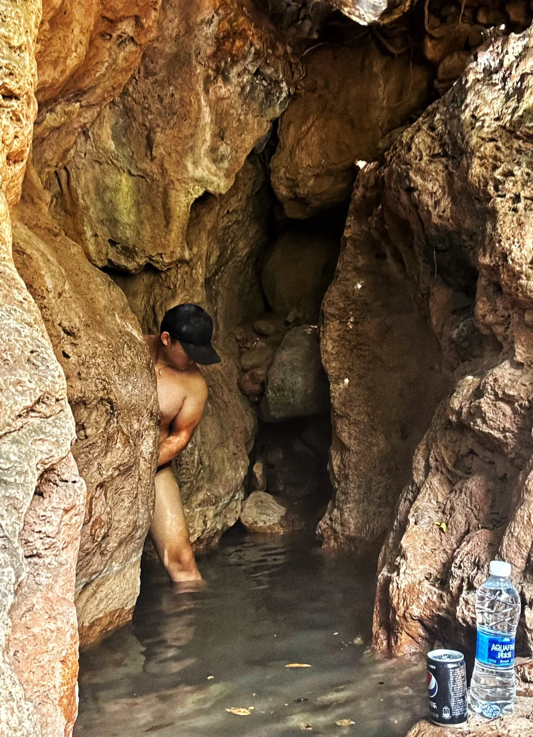 野温泉记|山洞里居然有个野温泉