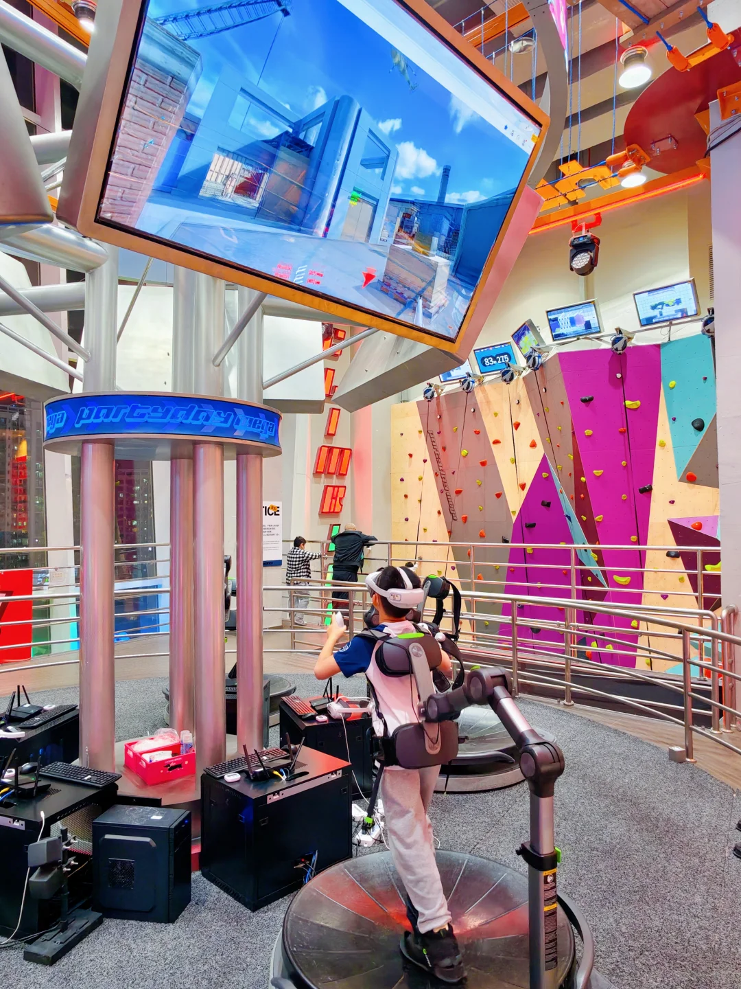 深圳圣诞太超前了❗️机械废土风乐园玩不停🤖