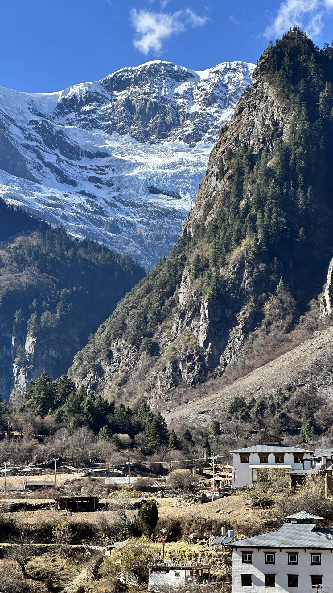 天堂在左👈……雨崩在右👉