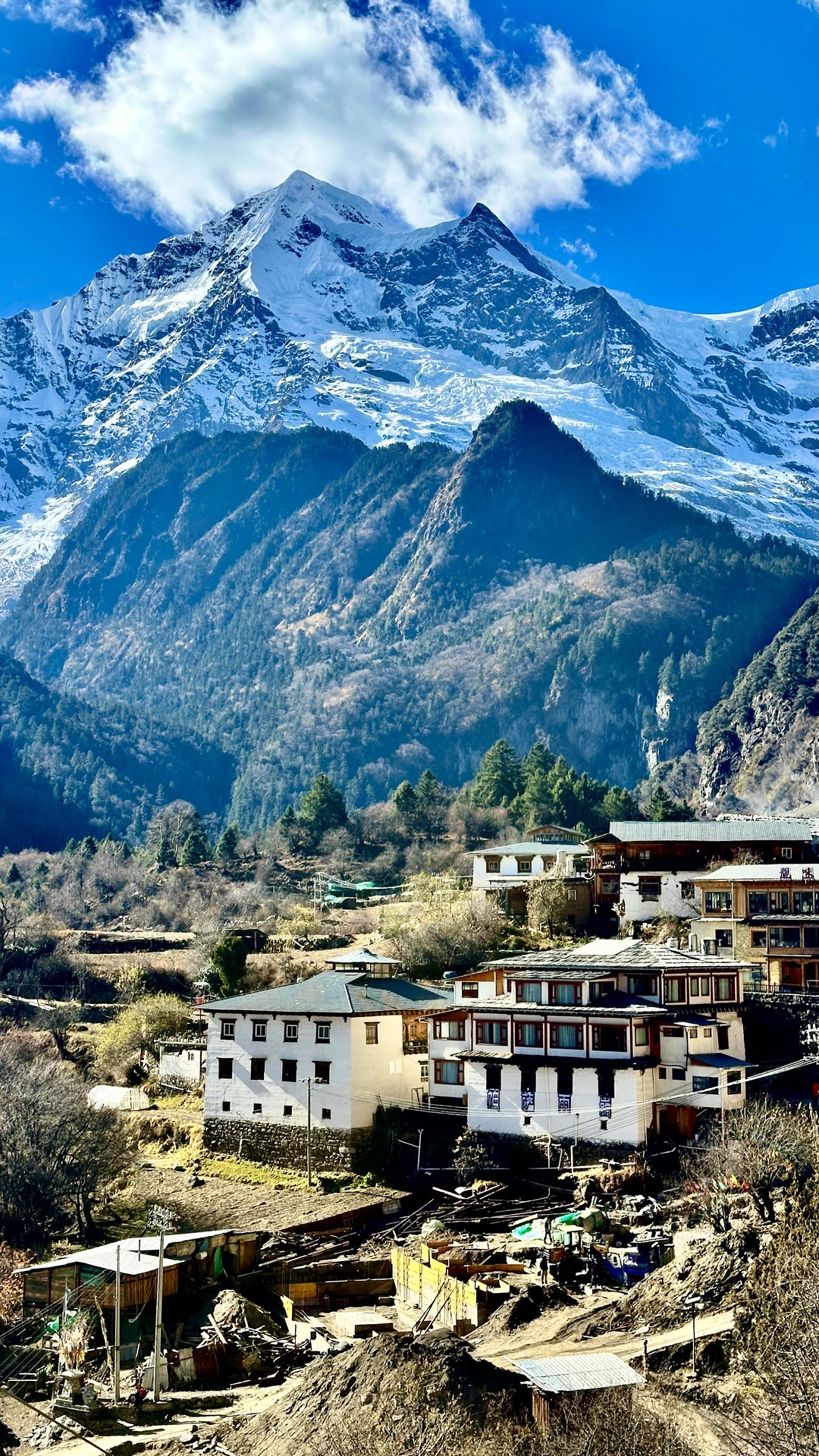 天堂在左👈……雨崩在右👉