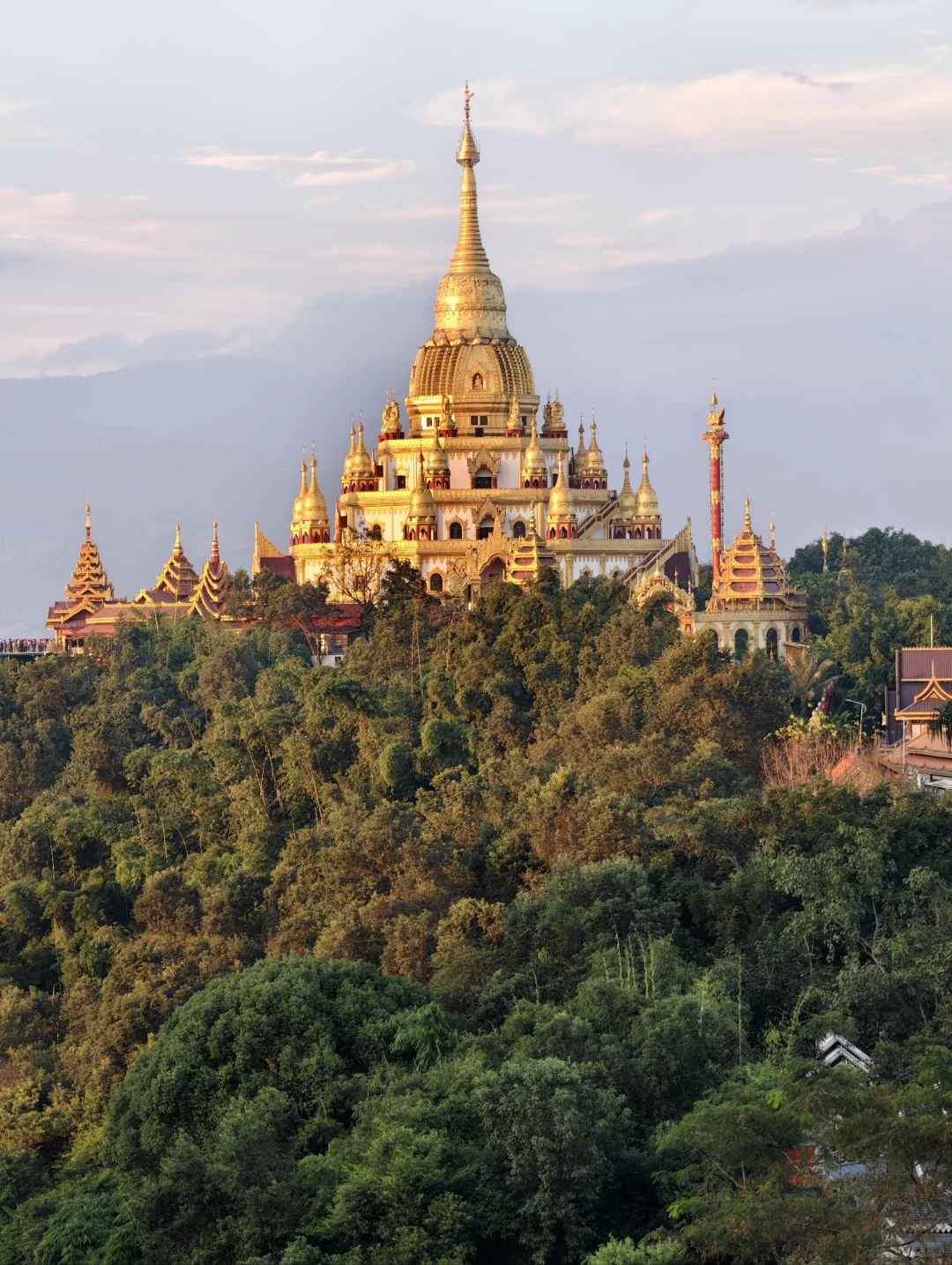 德宏州·芒市：一座不输版纳的边陲小城