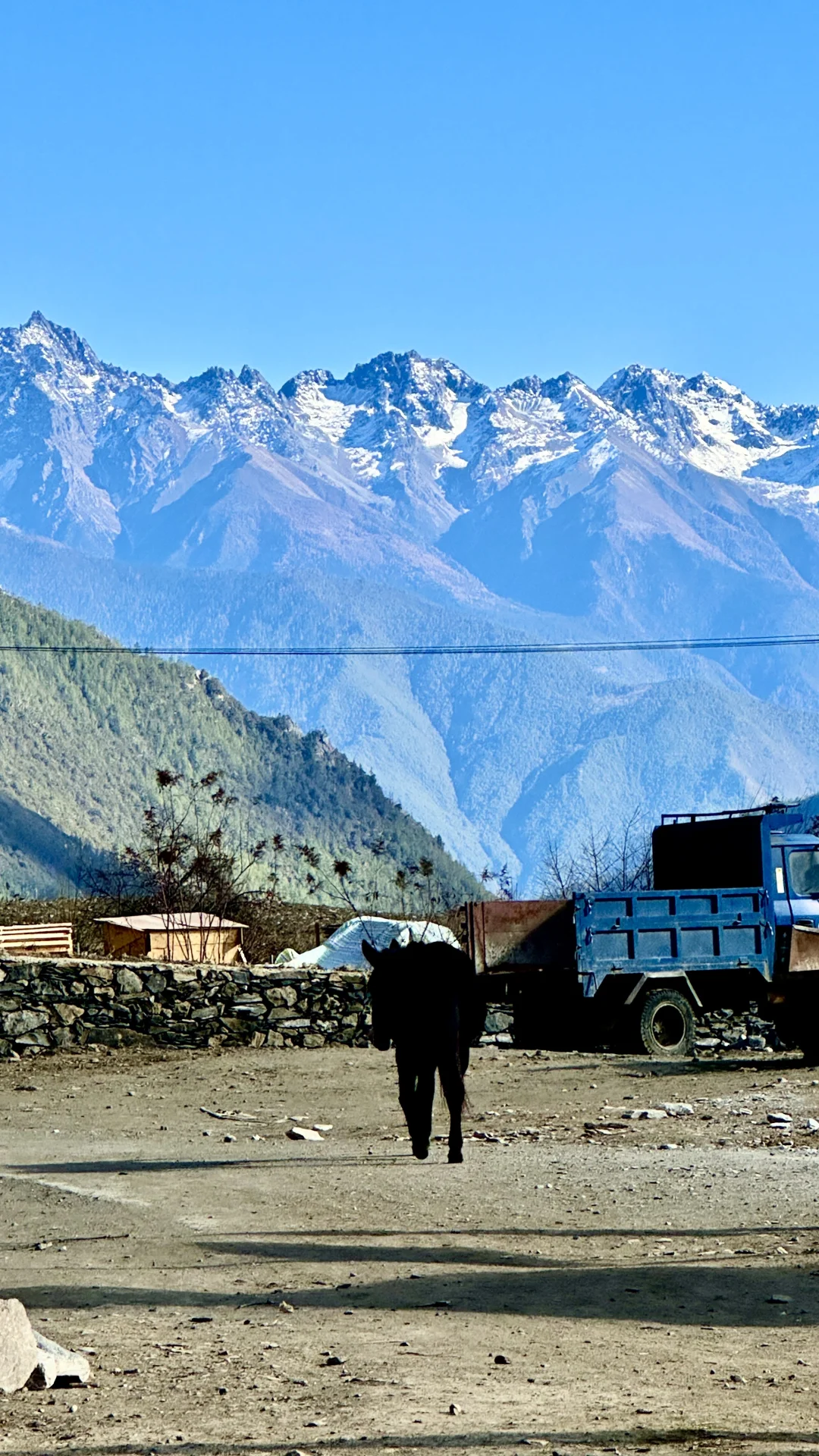 天堂在左👈……雨崩在右👉