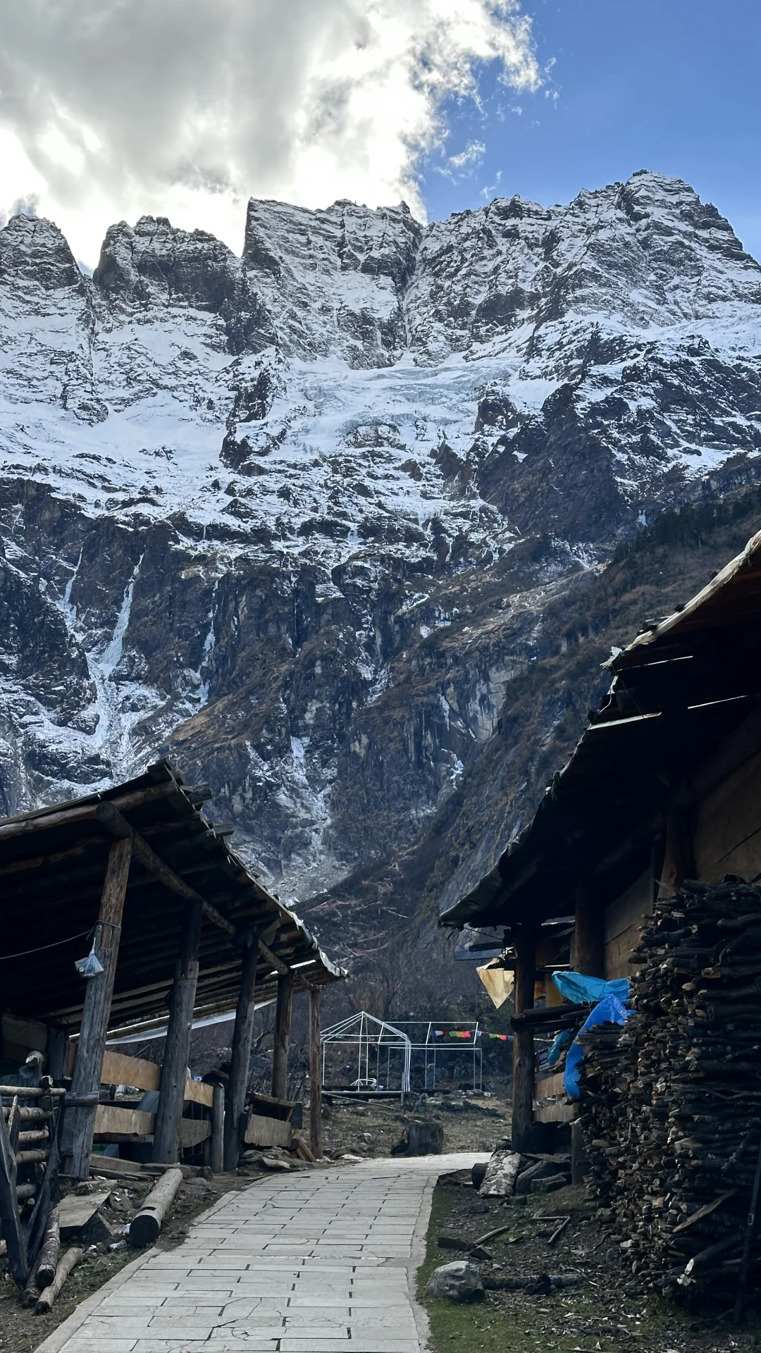 天堂在左👈……雨崩在右👉