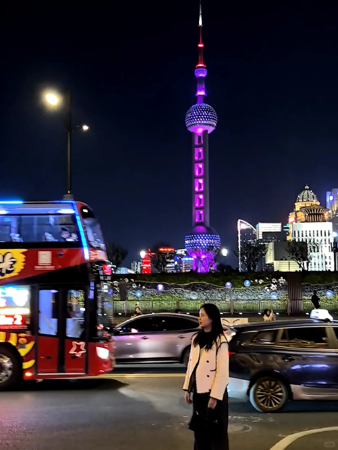 没有人能拒绝亮灯后的外滩和南京东路✨✨